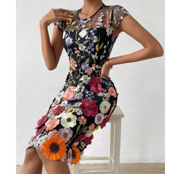 Luxe Floral Embroidered Split hem Party Dress - Picture 3 of 6